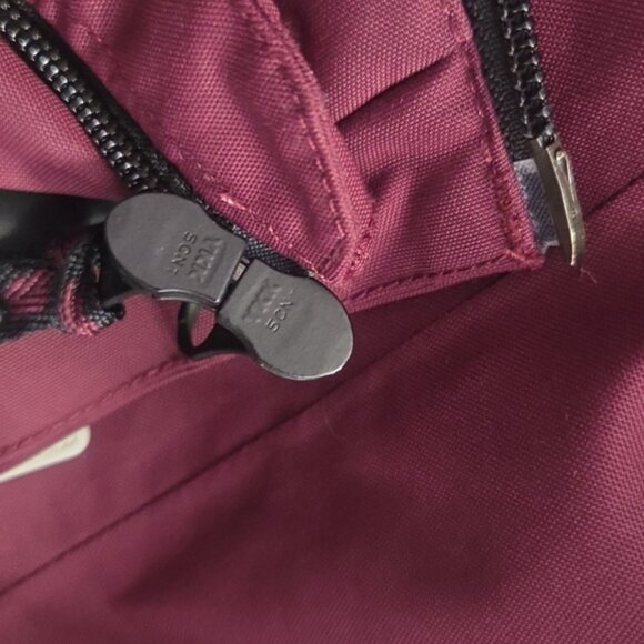 The North Face Burgundy Hooded Jacket - Picture 14 of 17